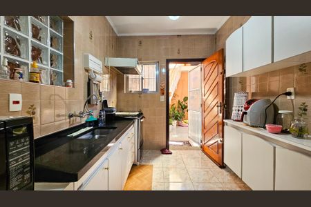 Casa à venda com 160m², 3 quartos e 2 vagas Casa à venda com 160m², 3 quartos e 2 vagasCozinha