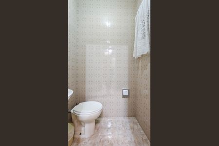 Casa à venda com 160m², 3 quartos e 2 vagas Casa à venda com 160m², 3 quartos e 2 vagasBanheiro 1