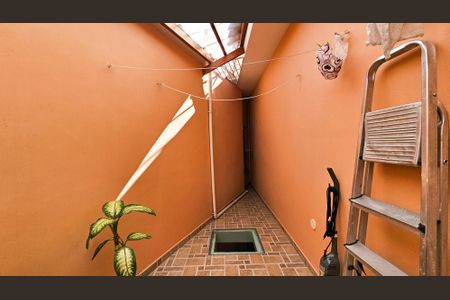 Casa à venda com 160m², 3 quartos e 2 vagas Casa à venda com 160m², 3 quartos e 2 vagasÁrea de Serviço 2