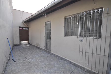 Casa à venda com 135m², 2 quartos e 2 vagasQuintal
