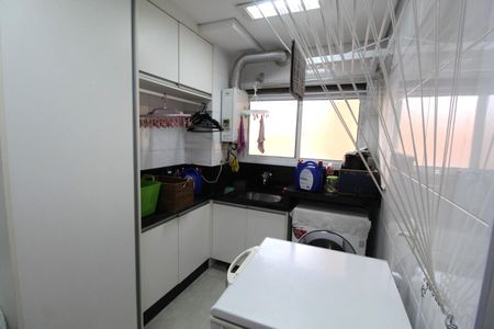 Apartamento à venda com 140m², 3 quartos e 2 vagas Apartamento à venda com 140m², 3 quartos e 2 vagasÁrea de Serviço