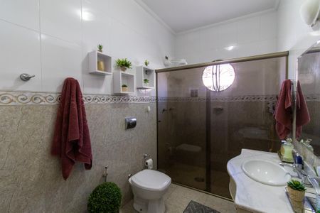 Casa à venda com 359m², 3 quartos e 3 vagas Casa à venda com 359m², 3 quartos e 3 vagasBanheiro