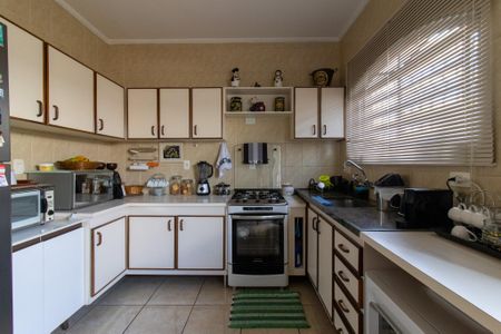 Casa à venda com 359m², 3 quartos e 3 vagas Casa à venda com 359m², 3 quartos e 3 vagasCozinha