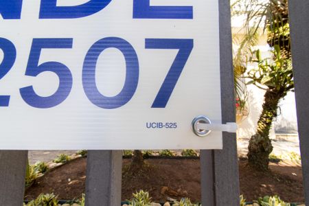 Casa à venda com 359m², 3 quartos e 3 vagas Casa à venda com 359m², 3 quartos e 3 vagasPlaca