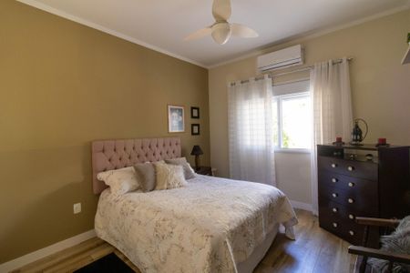 Casa à venda com 359m², 3 quartos e 3 vagas Casa à venda com 359m², 3 quartos e 3 vagasQuarto