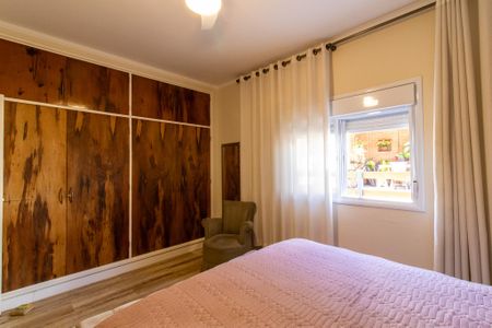 Casa à venda com 359m², 3 quartos e 3 vagas Casa à venda com 359m², 3 quartos e 3 vagasSuíte