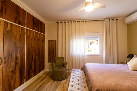 Casa à venda com 359m², 3 quartos e 3 vagas Casa à venda com 359m², 3 quartos e 3 vagasSuíte