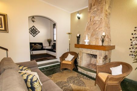 Casa à venda com 359m², 3 quartos e 3 vagas Casa à venda com 359m², 3 quartos e 3 vagasSala