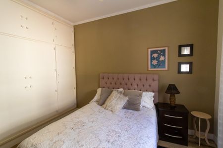 Casa à venda com 359m², 3 quartos e 3 vagas Casa à venda com 359m², 3 quartos e 3 vagasQuarto