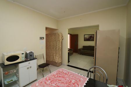 Casa à venda com 688m², 4 quartos e 5 vagasCozinha C2