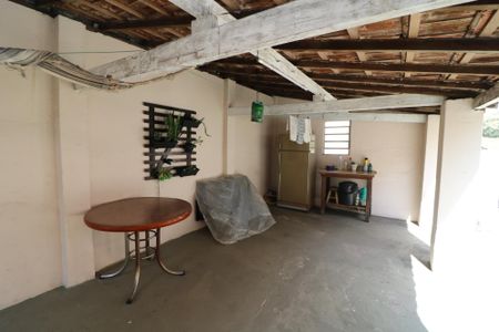 Casa à venda com 688m², 4 quartos e 5 vagasÁrea Externa