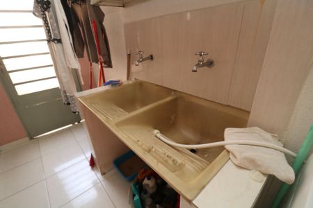 Casa à venda com 688m², 4 quartos e 5 vagasÁrea de Serviço C2