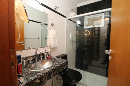 Casa à venda com 688m², 4 quartos e 5 vagasBanheiro