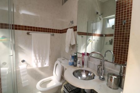 Casa à venda com 688m², 4 quartos e 5 vagasBanheiro da Suíte