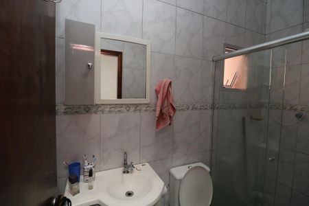 Casa à venda com 688m², 4 quartos e 5 vagasBanheiro da Suíte C2