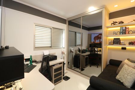 Casa à venda com 688m², 4 quartos e 5 vagasQuarto 2