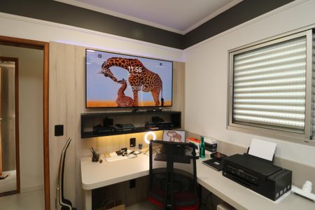 Casa à venda com 688m², 4 quartos e 5 vagasQuarto 2