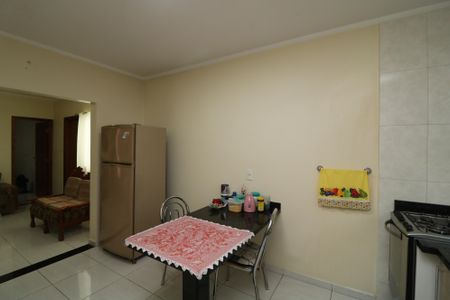 Casa à venda com 688m², 4 quartos e 5 vagasCozinha C2