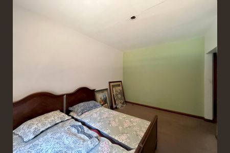 Casa à venda com 427m², 4 quartos e 8 vagas Casa à venda com 427m², 4 quartos e 8 vagasQuarto 3