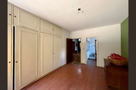 Casa à venda com 427m², 4 quartos e 8 vagas Casa à venda com 427m², 4 quartos e 8 vagasSuíte 1