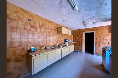 Casa à venda com 427m², 4 quartos e 8 vagas Casa à venda com 427m², 4 quartos e 8 vagasCozinha