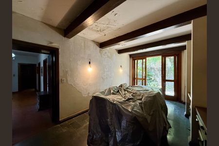 Casa à venda com 427m², 4 quartos e 8 vagas Casa à venda com 427m², 4 quartos e 8 vagasSala