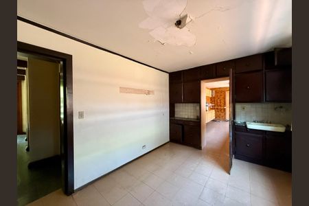 Casa à venda com 427m², 4 quartos e 8 vagas Casa à venda com 427m², 4 quartos e 8 vagasCopa