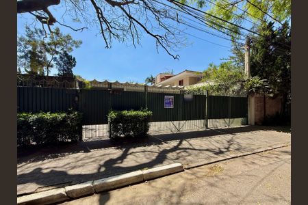Casa à venda com 427m², 4 quartos e 8 vagas Casa à venda com 427m², 4 quartos e 8 vagasFachada