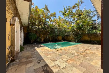 Casa à venda com 427m², 4 quartos e 8 vagas Casa à venda com 427m², 4 quartos e 8 vagasVista Suíte 1