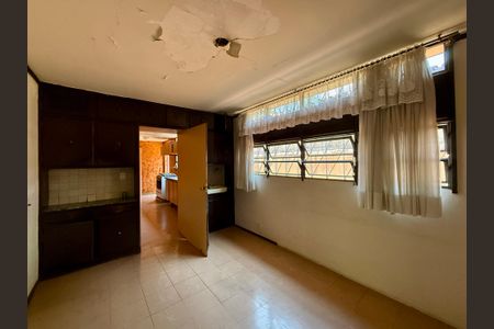 Casa à venda com 427m², 4 quartos e 8 vagas Casa à venda com 427m², 4 quartos e 8 vagasCopa