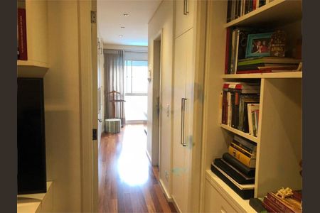 Apartamento à venda com 185m², 4 quartos e 3 vagas