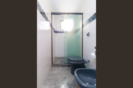 Apartamento à venda com 190m², 3 quartos e 3 vagas Apartamento à venda com 190m², 3 quartos e 3 vagasBanheiro da Suíte 2