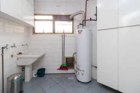 Apartamento à venda com 190m², 3 quartos e 3 vagas Apartamento à venda com 190m², 3 quartos e 3 vagasÁrea de Serviço