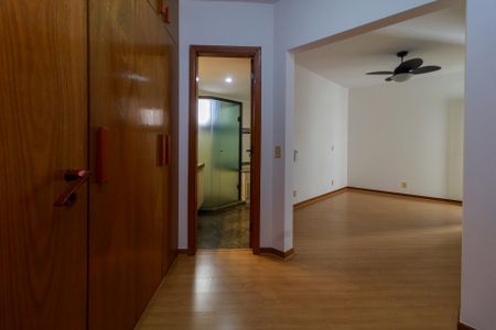 Apartamento à venda com 190m², 3 quartos e 3 vagas Apartamento à venda com 190m², 3 quartos e 3 vagasSuíte 1