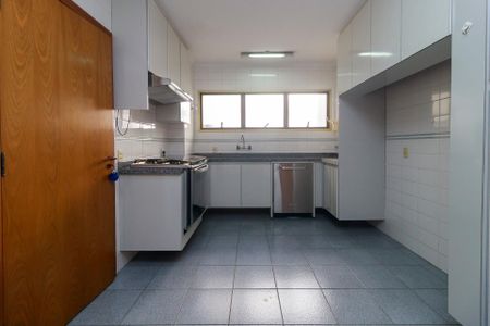 Apartamento à venda com 190m², 3 quartos e 3 vagas Apartamento à venda com 190m², 3 quartos e 3 vagasCozinha