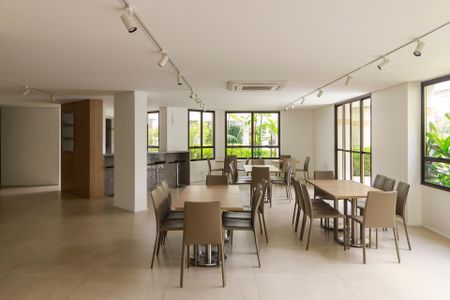 Apartamento à venda com 190m², 3 quartos e 3 vagas Apartamento à venda com 190m², 3 quartos e 3 vagasÁrea comum - Salão de festas