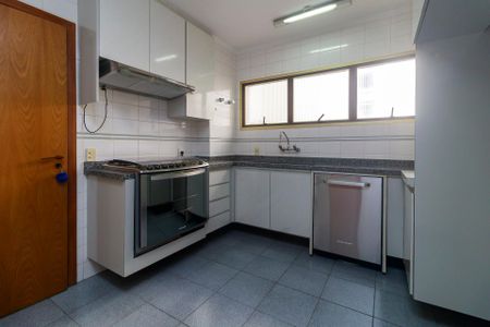 Apartamento à venda com 190m², 3 quartos e 3 vagas Apartamento à venda com 190m², 3 quartos e 3 vagasCozinha