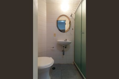 Apartamento à venda com 190m², 3 quartos e 3 vagas Apartamento à venda com 190m², 3 quartos e 3 vagasBanheiro de Serviço