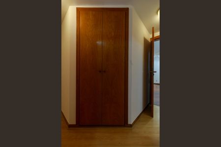 Apartamento à venda com 190m², 3 quartos e 3 vagas Apartamento à venda com 190m², 3 quartos e 3 vagasCorredor