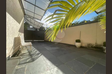 Casa à venda com 248m², 3 quartos e 3 vagas