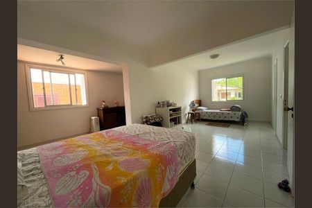 Casa à venda com 248m², 3 quartos e 3 vagas