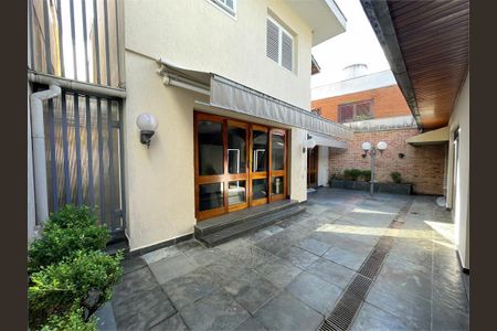 Casa à venda com 248m², 3 quartos e 3 vagas