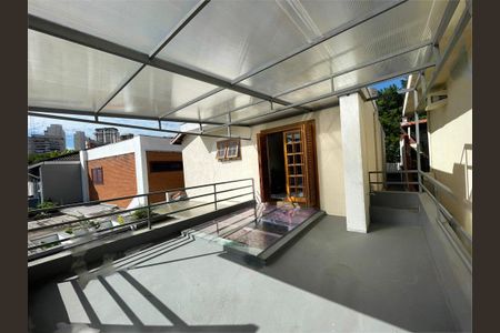 Casa à venda com 248m², 3 quartos e 3 vagas