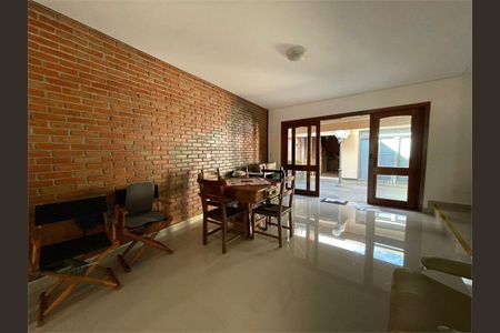 Casa à venda com 248m², 3 quartos e 3 vagas