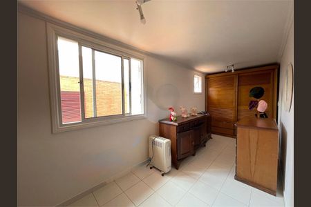 Casa à venda com 248m², 3 quartos e 3 vagas