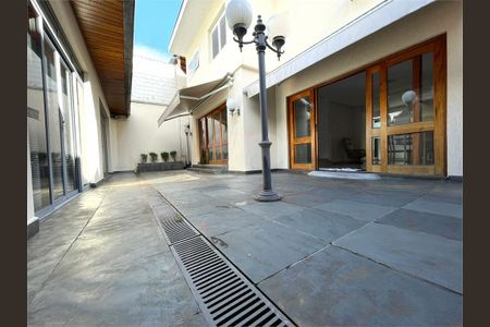 Casa à venda com 248m², 3 quartos e 3 vagas