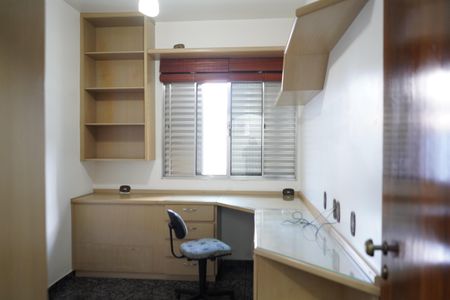 Casa à venda com 267m², 4 quartos e 3 vagasEscritório