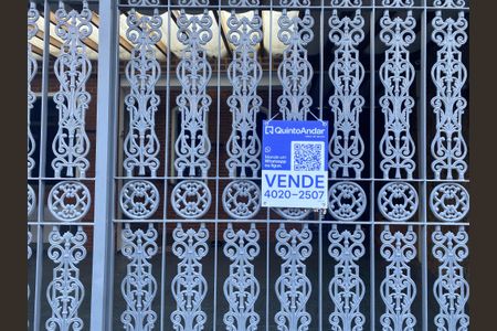 Casa à venda com 267m², 4 quartos e 3 vagasFachada