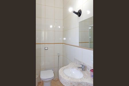 Casa de condomínio para alugar com 300m², 4 quartos e 3 vagasBanheiro da Suíte 1