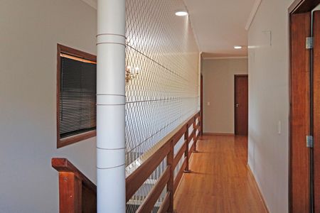 Casa de condomínio para alugar com 300m², 4 quartos e 3 vagasCorredor